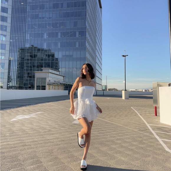 Selfie Leslie Flowy Romper - Picture 3 of 6